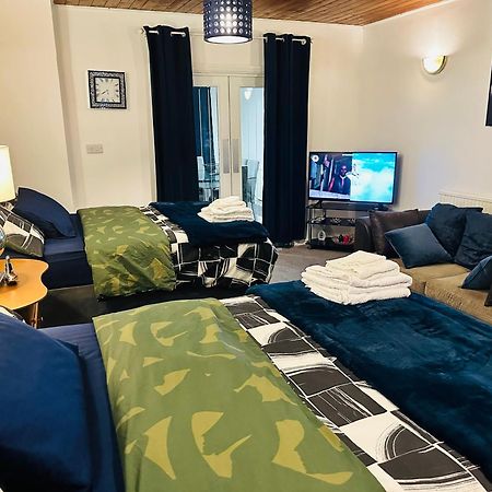 Modern 2 Bedroom Apt Derby City Esterno foto