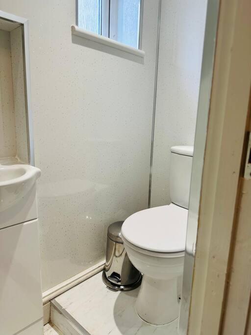 Modern 2 Bedroom Apt Derby City Esterno foto