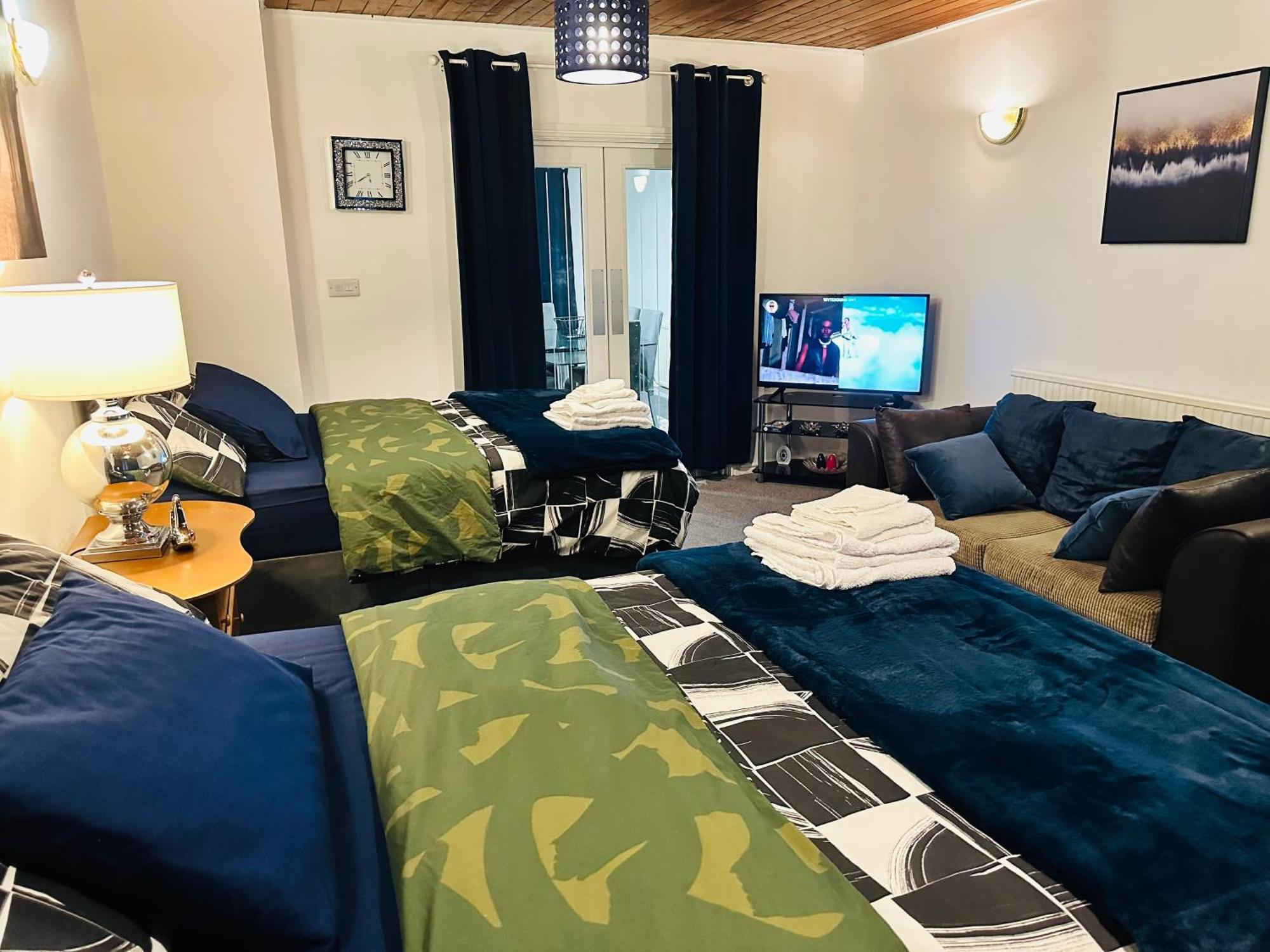 Modern 2 Bedroom Apt Derby City Esterno foto